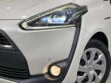 【LEDヘッドライト】悪天候や夜間走行時も良好な視界を確保し安心して運転できる高輝度LEDヘッドライトを装備!点灯速度が早く、消費電力も抑えられています。