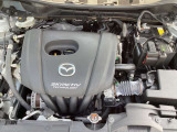 「SKYACTIV-G(ガソリン)」は、規格外の高圧縮を実現し、世界のエンジン技術者に驚きを与えました。さらに、それを維持したままノッキングの発生を抑え、熱効率を向上、走りにも寄与したエンジンです。