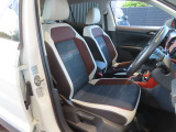 オシャレな運転席シートは使用感無く綺麗な状態です!