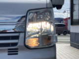 LEDヘッドライトで暗い夜道も明るく照らします。そのうえ省電力です。