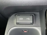 充電用USB端子付き。スマートフォンなどの充電に便利です。