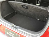 トランクスペースもご覧のとおり広々しております☆SUVならではの使いやすいトランクスペースに夢と希望以外に荷物もしっかり載せることができます☆