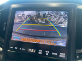 【バックカメラ】運転席から画面上で安全確認ができます。駐車が苦手な方にもオススメな便利機能です。