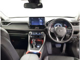 オシャレなインテリアで運転する気分も盛り上がりますよね^^