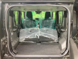 後席を格納すると、これだけの広さが!シーンに合わせたシートアレンジで、大きな荷物も積むことが出来ます♪