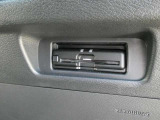 ETCはインストルメントパネルのデザインにフィットするビルトインタイプ。阪神高速はETCのみ距離料金なのでお得です!!