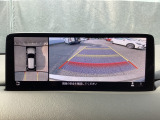 狭い場所での駐車やすれ違いなどでより的確な運転操作に役立つ360&deg;ビューモニターが装備されています。