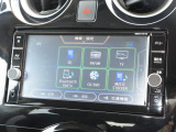 ナビゲーションは純正メモリーナビ(MM317D-W)を装着しております。AM、FM、CD、DVD再生、Bluetooth、フルセグTVがご使用いただけます。初めて訪れた場所でも安心ですね!