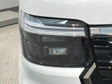 LEDヘッドライトは、点灯の瞬間から最大光量を発揮し、突然暗くなるトンネルなどでの安定感を高めます。