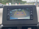 【バックモニター】ギアをバック(R)レンジに入れると車内のモニターに、後方の状況を映し出します.夜間でも、カラーで明るく、見やすくなってます。