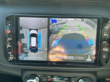 【アラウンドビューモニター】周囲を見渡せる映像で、スムースな駐車をサポートします
