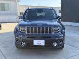 「どこにでも行ける。何でもできる。」Jeepに息づく自由の精神はその素晴らしい性能で、Jeepだから辿り着ける未知なる世界へ誘い心と身体を開放します。