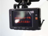 ◆ドライブレコーダー◆映像・音声などを記録する自動車用の装置です。 もしもの事故の際の記録はもちろん、旅行の際の思い出としてドライブの映像を楽しむことができます。
