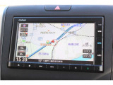 ナビはホンダ純正VXM-235Ci。Bluetooth接続をすれば音楽再生のみならずスマートフォンならばハンズフリー通話も可能です。