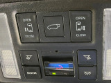 【パワーバックドア】スマートキーや運転席のボタンを押すだけでリアゲートが自動で開閉します!荷物を持っている時や、高い位置にあるバックドアを閉める際に便利な機能です♪