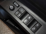 電動格納式ドアミラー・パワーウインドウを装備しています。