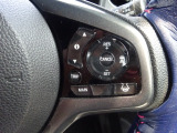 Hondaセンシングの機能のひとつ、アダプティブクルーズコントロール付!アクセルから足を離しても設定したスピードと前車との車間を保ち走行してくれます!車線維持もアシスト☆高速道路で疲労軽減ですね☆