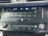 左右独立温度コントロールフルオートエアコンです。運転席、助手席それぞれで独立して温度設定ができます。冷え性の方が乗っても安心ですね♪