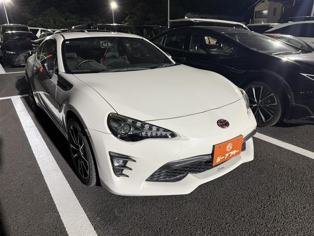 86 2.0 GT リミテッド 禁煙車 6MT 純正ナビ TV バックカメラ