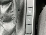 パークディスタンスコントロール:前後コーナーセンサーが車両廻りの障害物を感知、画像とアラーム音で知らせてくれます。