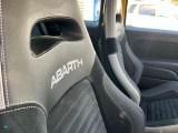 八光AUTO MOTIVEの強みはサポート力です。これまで培ってきた経験と技術力、スピードを生かして、お客様ひとりひとりを八光AUTO MOTIVE全店でサポートさせて頂きます。