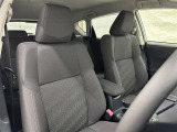 高いホールド性で運転姿勢が安定します。長距離ドライブでも疲れにくいのが魅力です。