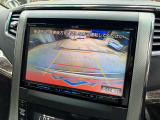 【バックカメラ】運転席から画面上で安全確認ができます。駐車が苦手な方にもオススメな便利機能です。