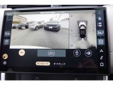 広範囲を映すリアカメラでバックでの駐車なども安心に行えます。