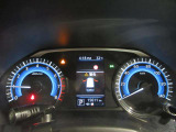 メ-タ-内のディスプレイには運転をサポートするさまざまな情報を表示