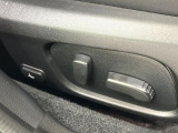 【パワーシート】スイッチ一つで簡単にシートの微調整が可能!電動だから力もいりません!快適なシートポジションにセットして、快適なドライブをお楽しみください。