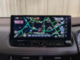 大型の12.3インチセンターディスプレイをドライバーから見やすい位置に搭載。地図画面でなく車両情報やオーディオ等画面分割により複数情報を同一画面に表示できます。