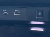 置くだけ充電器です。