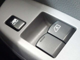 ビジネスカーでも快適装備は外せません。運転席&助手席はパワーウインドウです。(挟み込み防止機能付き)。