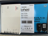 スマートキーは鍵をバッグに入れたままでもドアロックの開閉やエンジンのON・OFFができます。夜間や雨の日も鍵を探さなくて良いので便利です。