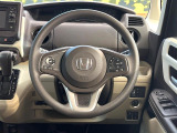 インテリアに合わせたデザインのステアリングは、運転される方のことも考え、運転しやすい形状、大きさです。是非一度、実際に触ってお確かめください。