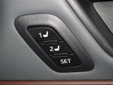 運転席のパワーシートは2名様分までメモリー機能付きです。