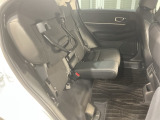 後席をはね上げれば、「もうひとつの荷室」が生まれます。