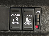 【両側パワースライドドア】スマートキーや運転席のスイッチで後席両側スライドドアの開閉が可能♪電動だから力を入れてドアを開ける必要が無く、小さなお子様でも簡単に開け閉めでき快適です♪