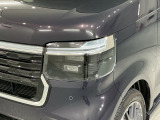 LEDヘッドライトは、点灯の瞬間から最大光量を発揮し、突然暗くなるトンネルなどでの安定感を高めます。