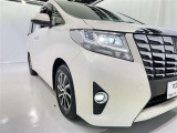フォグランプ装着車です。暗い夜道の車両前方を明るく照らします