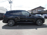 新車登録から5年目まで、最長4年間の走行距離無制限保証をご用意。ご購入後も安心が長く続きます。