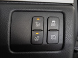 ★使いやすさや安全性を追求したステアリング周り!高級車ゆえにスイッチ類が多いのも特徴ですね!考え尽くされた配置ですぐに使いこなす事が出来ますのでご安心下さい!是非、体感してみて下さい!!