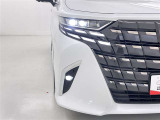 フォグランプ装着車です。暗い夜道の車両前方を明るく照らします