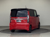 バックカメラが付いているのでバックでの車庫入れも安心です。