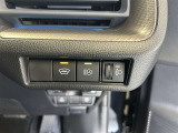 対向車がいないとき、見通しの悪い道路は暗くて怖いですよね。。。こちらのクルマはオートマチックハイビーム搭載です!対向車の有無で自動でハイ・ロウビームに切り替えます。