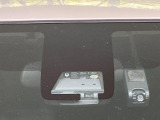 【トヨタセーフティセンス】走行中に前方の車両等を認識し、衝突しそうな時は警報とブレーキで衝突回避と被害軽減をアシスト。より安全にドライブをお楽しみいただけます。