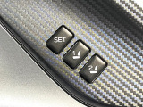 【メモリー機能付きパワーシート】ドライバーごとに設定したシート位置を記憶して、ボタン一つで切り替えできる便利な機能!運転する方が複数名いらっしゃるご家庭におすすめです♪