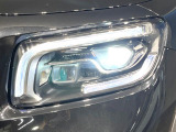 ●LEDヘッドライト:夜間走行時も良好な視界を確保し安心して運転できる高輝度LEDヘッドライトを装備!点灯速度が早く、消費電力も抑えられています。