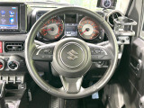 【純正革巻きステアリング】上質な革を使用することで、手にしっかり馴染みとても運転しやすいハンドルです♪
