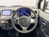 【展示車の状態】展示車は全て、マツダ車のエキスパートが、基本性能に関わる箇所を徹底的に点検。外装や室内に関しても、細部にいたるまで、しっかり清掃・洗浄を実施しています。